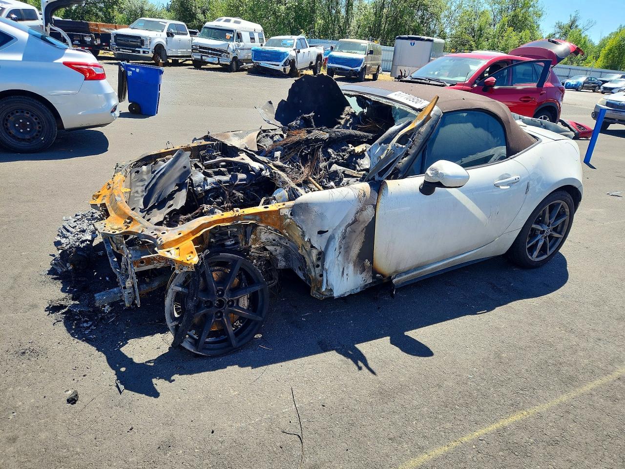 2019 Mazda MX-5 Miata Grand Touring, VIN JM1NDAD78K0303683 — Engine fire