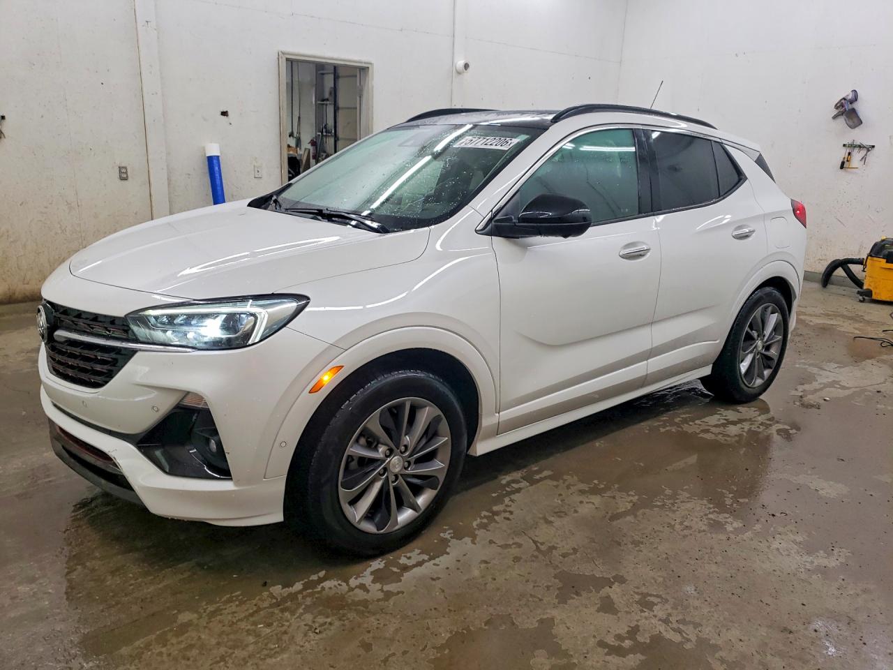 2021 Buick Encore GX Essence, VIN KL4MMFSL9MB061237 — Бок