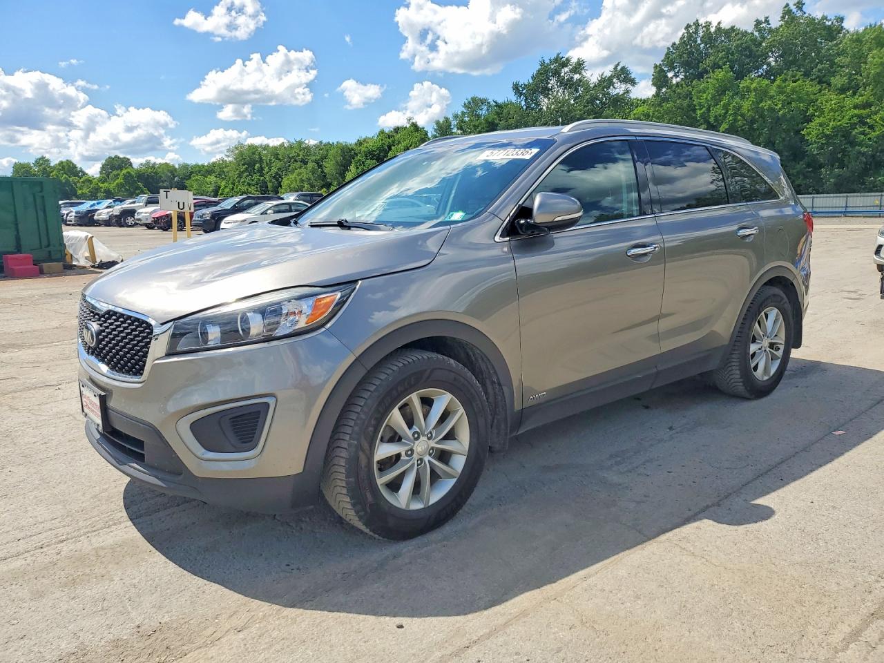 2017 Kia Sorento LX, VIN 5XYPGDA31HG291981 — Minor dents and scratches