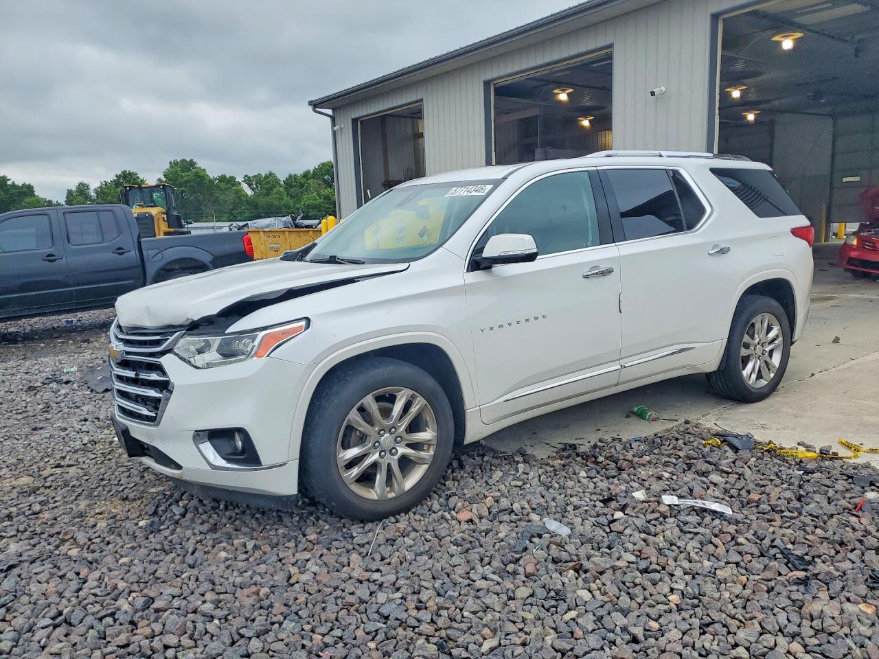 2019 Chevrolet Traverse High Country, VIN 1GNEVJKW3KJ136576 — Front end