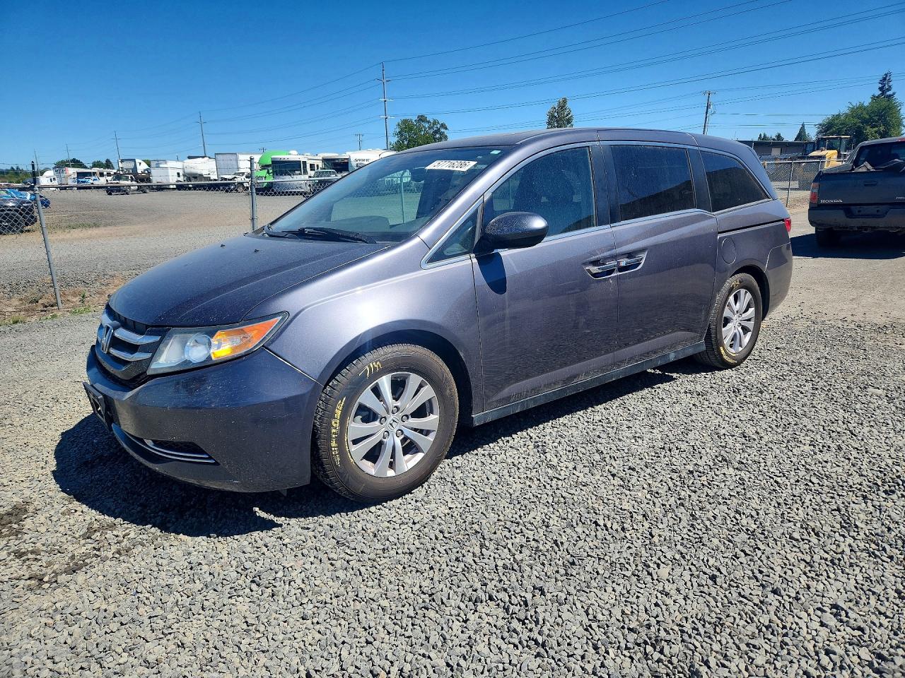 2016 Honda Odyssey EX-L, VIN 5FNRL5H65GB100840 — Перед