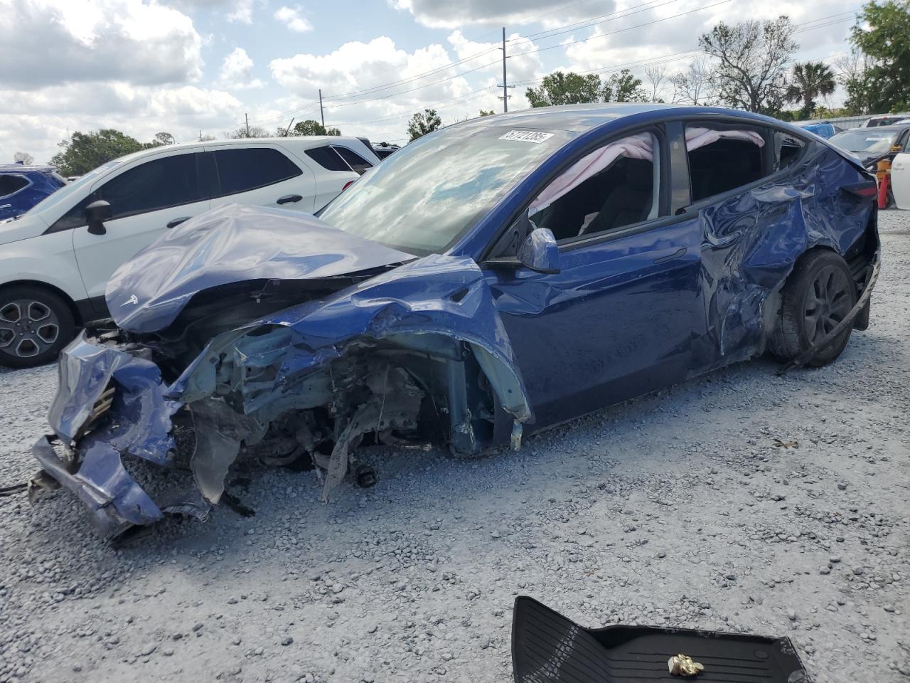 2024 Tesla Model Y Long Range, VIN 7SAYGDEE4RA334993 — All over