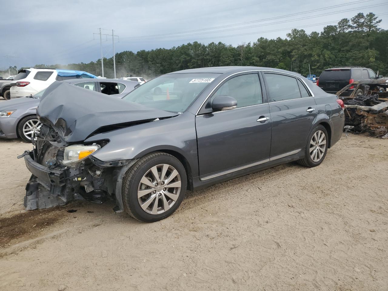 2011 Toyota Avalon, VIN 4T1BK3DBXBU413941 — Front end