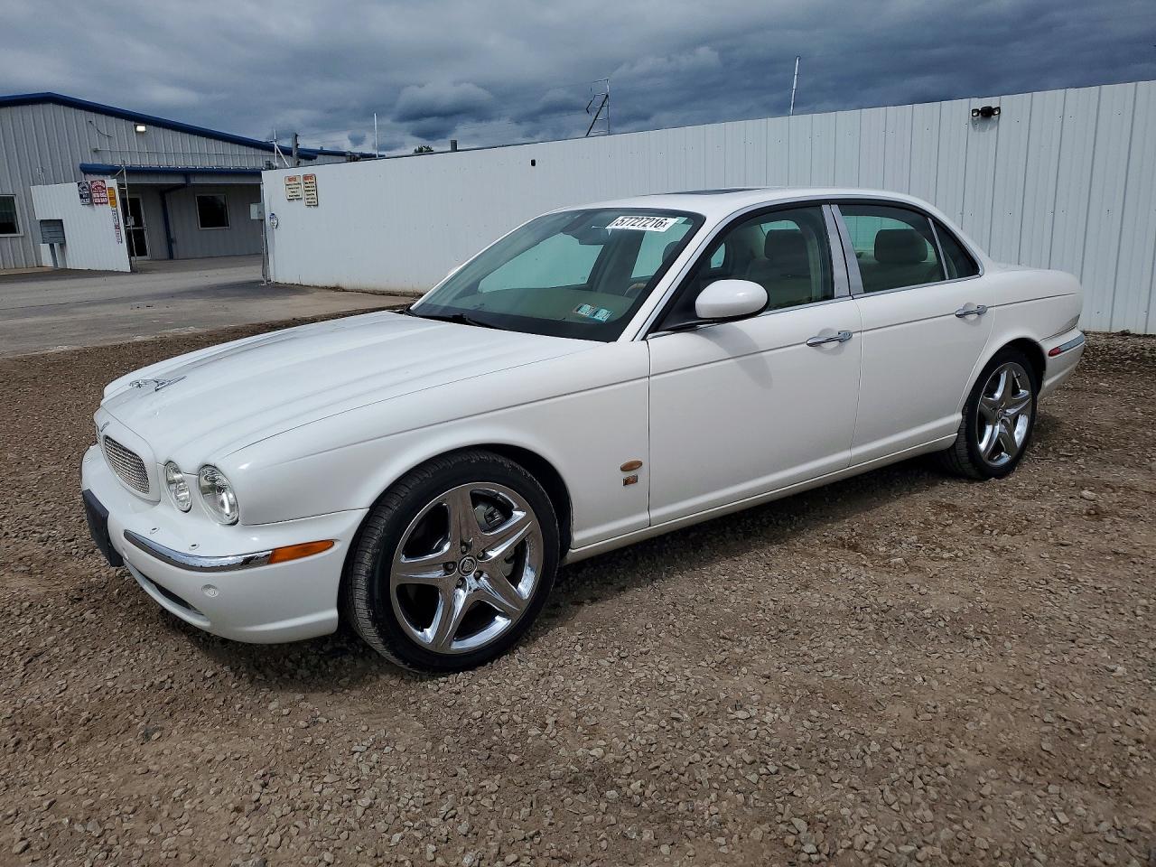 2006 Jaguar XJ, VIN SAJWA73C96TH03632 — Rear end