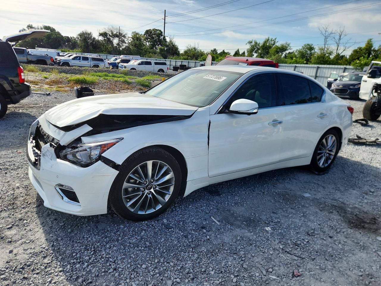 2024 Infiniti Q50 Luxe, VIN JN1EV7BP0RM600097 — Перед