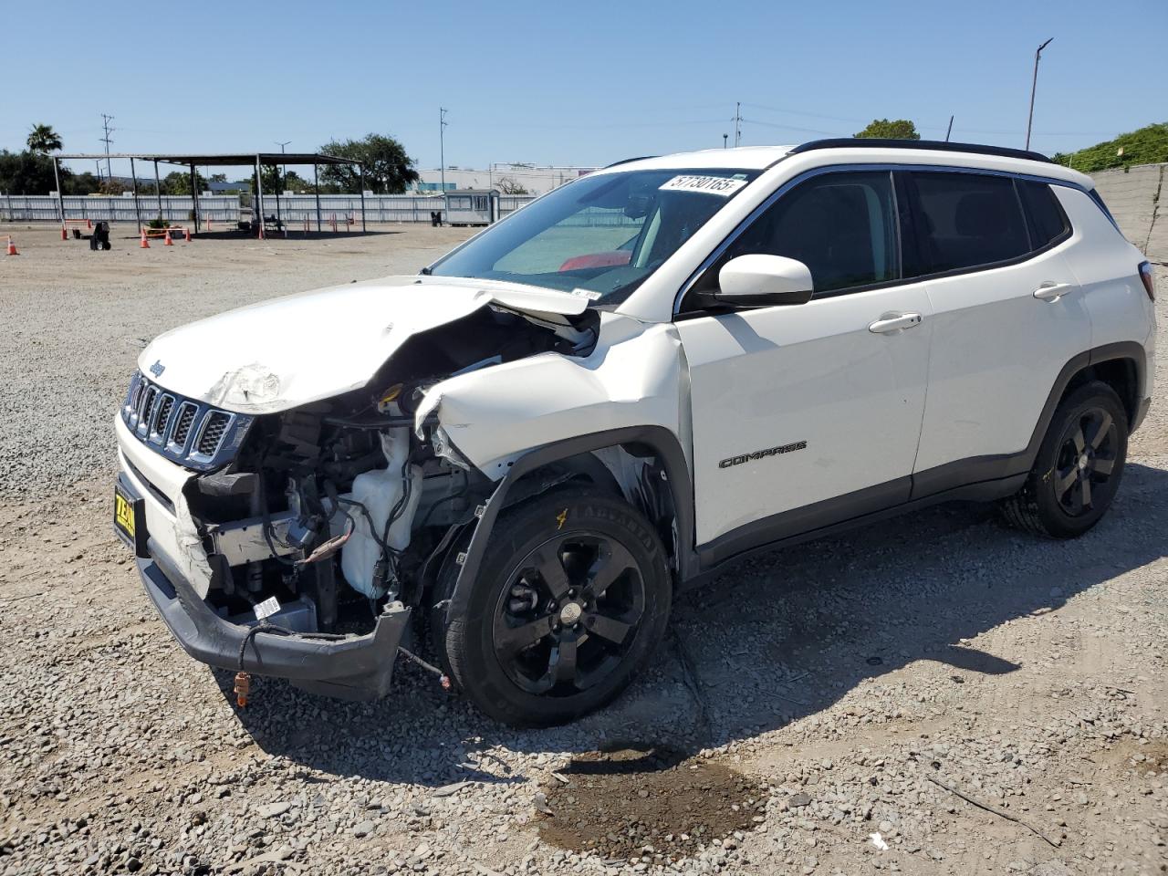 2020 Jeep Compass Latitude, VIN 3C4NJCBB2LT162755 — Front end