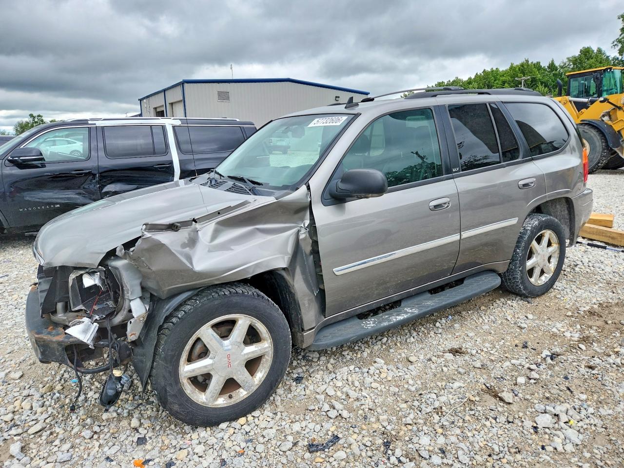 2008 GMC Envoy SLE2, VIN 1GKDT13S982183723 — Front end