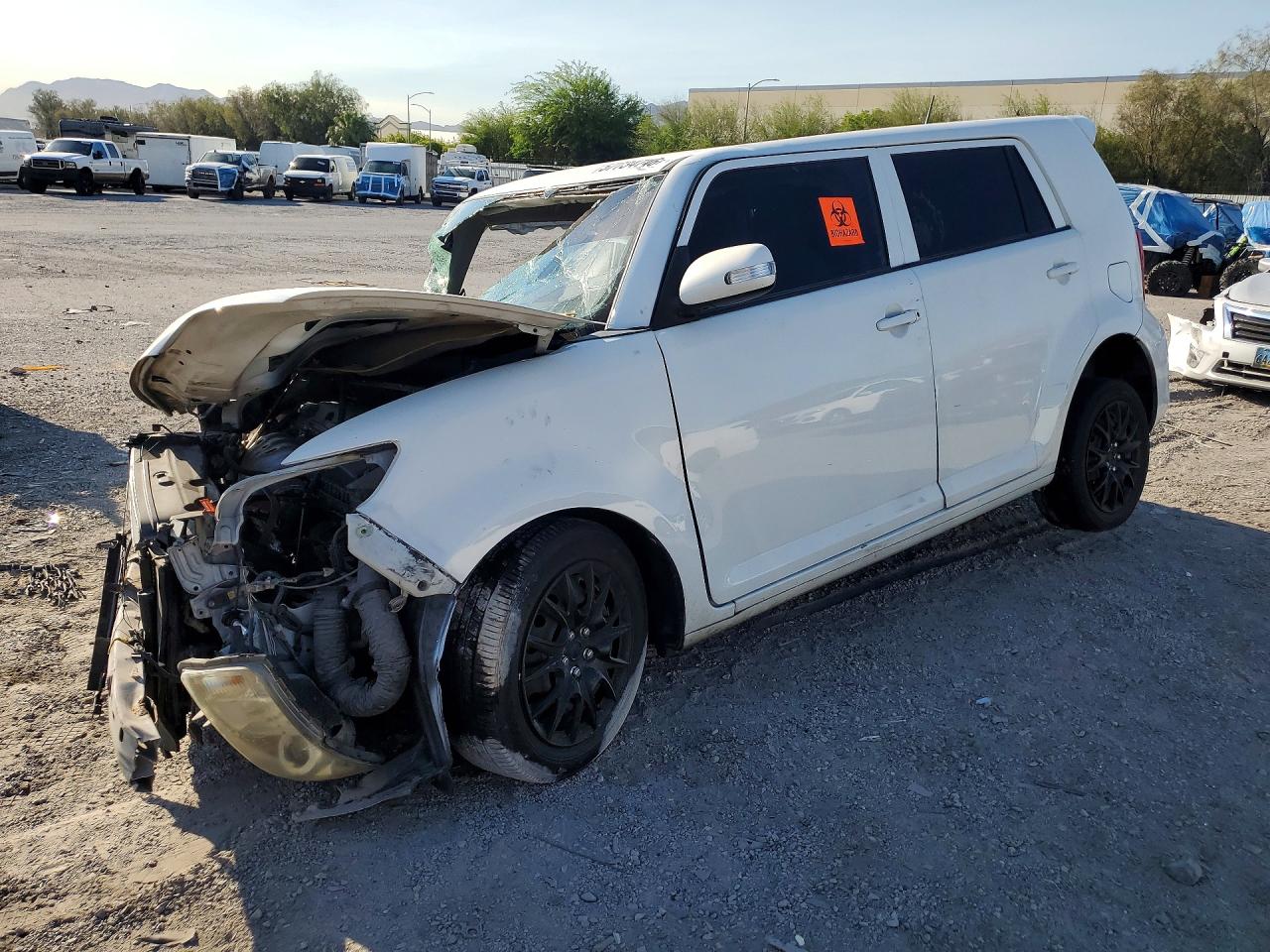 2015 Scion xB, VIN JTLZE4FE6FJ076090 — Перед