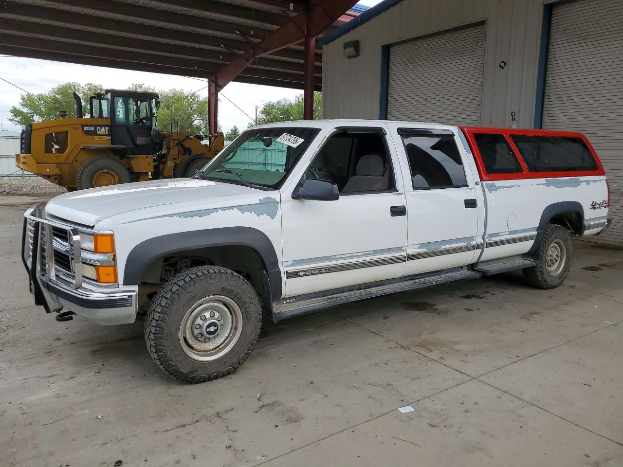 1999 Chevrolet Silverado 3500, VIN 1GCHK33J6XF033983 — Minor dents and scratches
