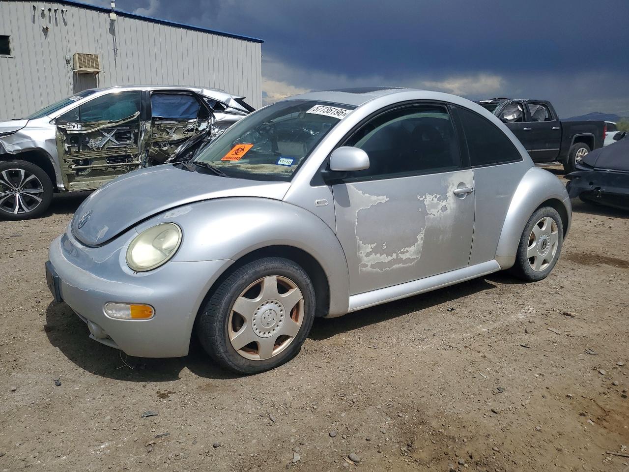 2000 Volkswagen Beetle GLS, VIN 3VWCA21C2YM459969 — Rear end