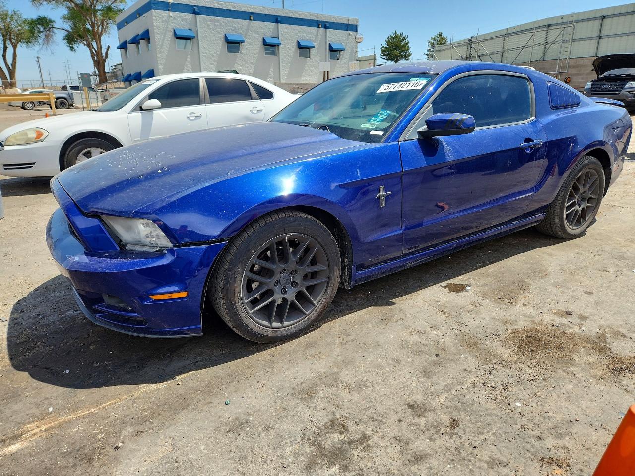 2013 Ford Mustang V6, VIN 1ZVBP8AM5D5232328 — Front end