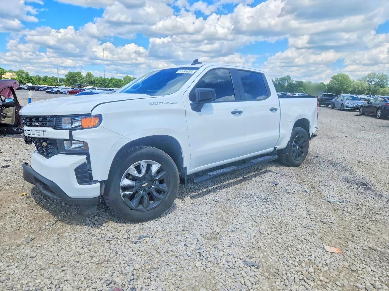 2022 Chevrolet Silverado 1500 Custom, VIN 1GCPWBEK2NZ128617 — Front end