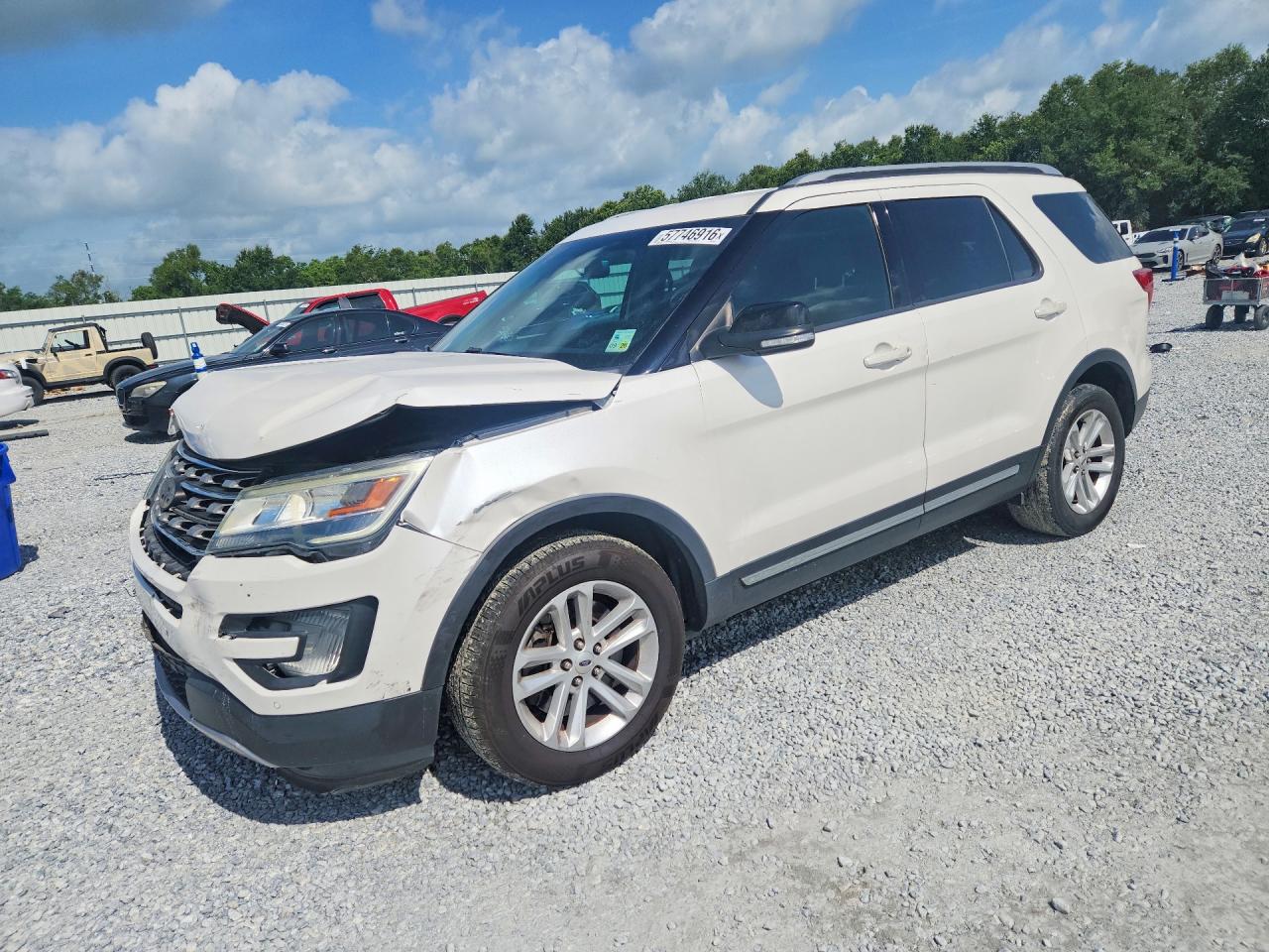 2016 Ford Explorer XLT, VIN 1FM5K7DH3GGD33878 — Перед