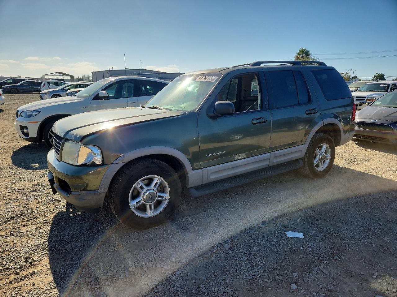 2002 Ford Explorer XLT, VIN 1FMZU63E52ZB83671 — Front end