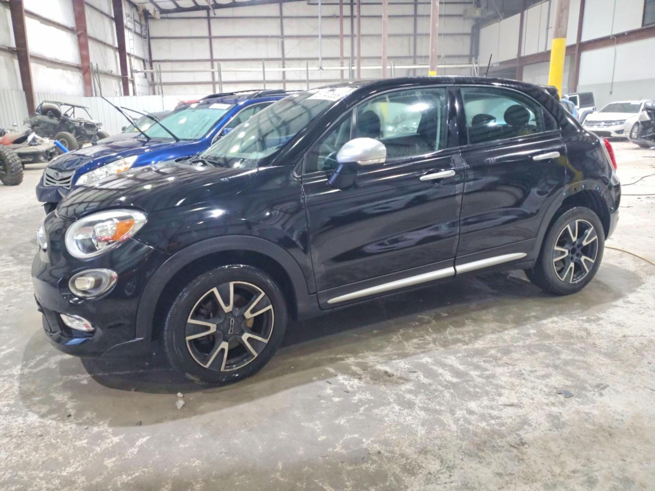2018 FIAT 500X Pop, VIN ZFBCFXAB9JP694462 — Бок