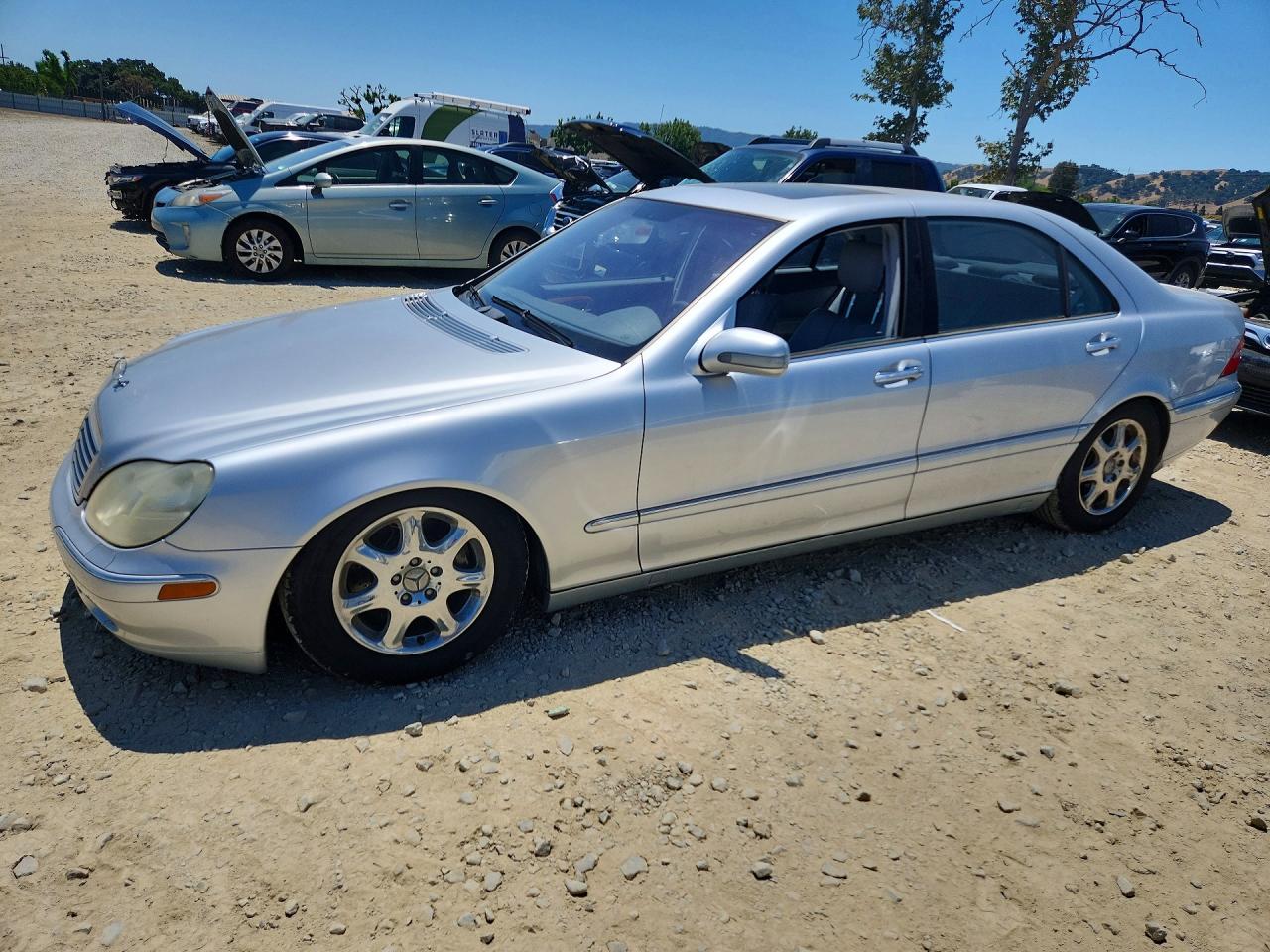 2001 Mercedes-Benz S 320/430/500, VIN WDBNG70J21A171135 — Minor dents and scratches