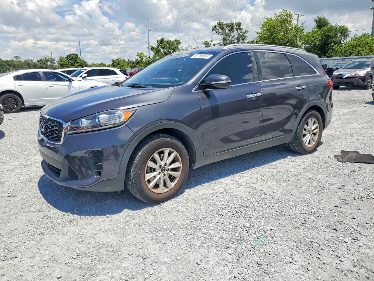 2019 Kia Sorento LX, VIN 5XYPG4A38KG529624 — Minor dents and scratches