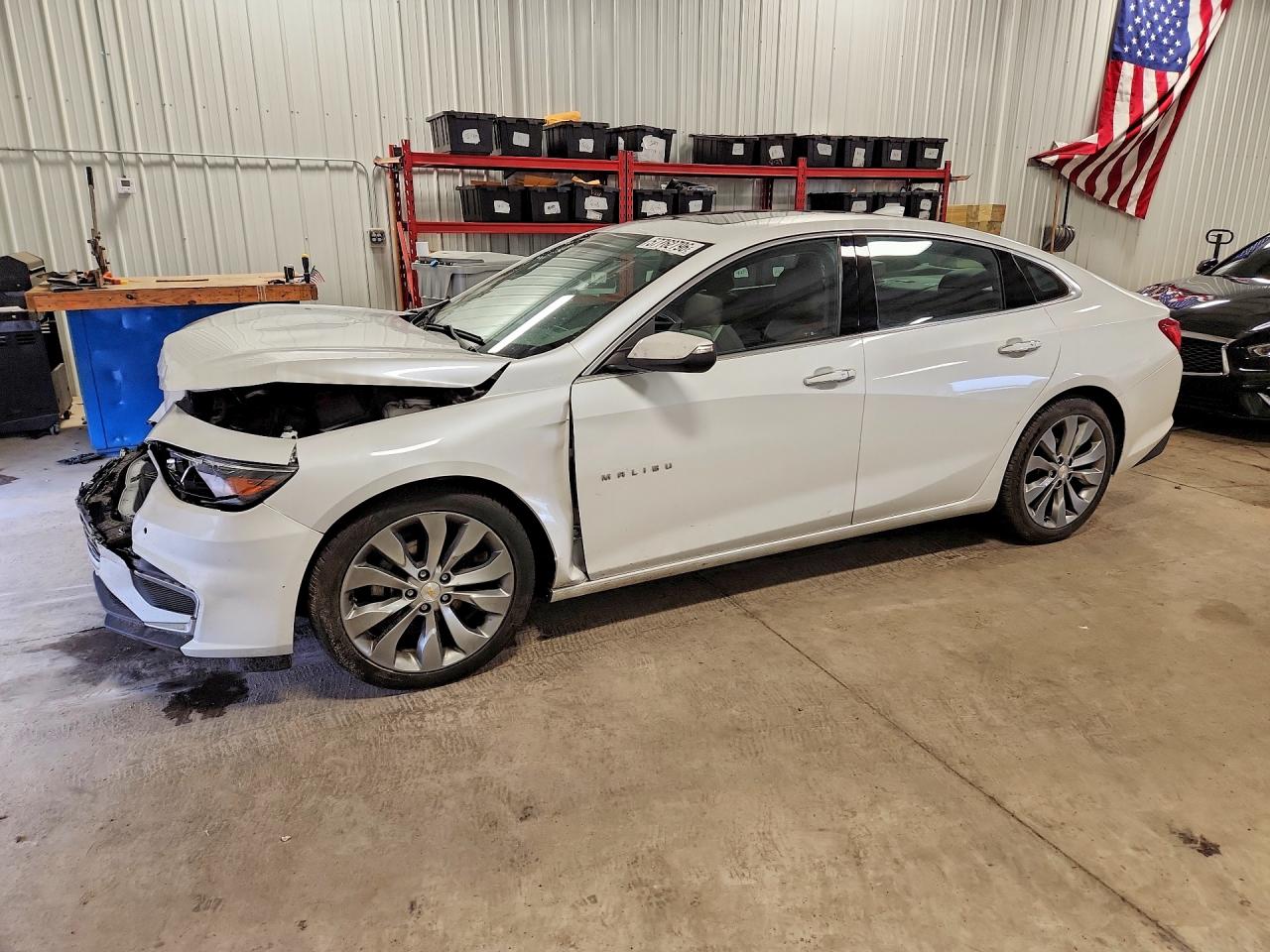 2016 Chevrolet Malibu Premier, VIN 1G1ZH5SX3GF357082 — Front end
