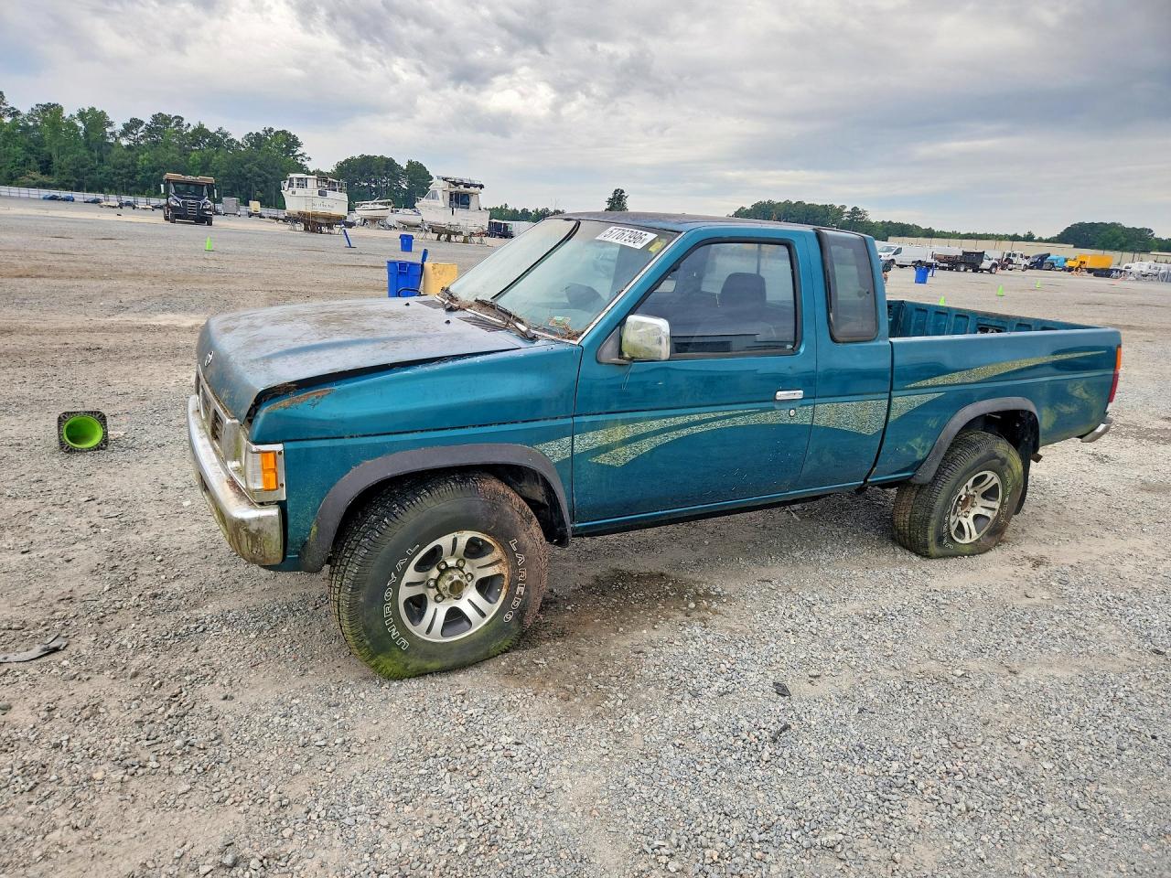 1996 Nissan Frontier XE, VIN 1N6SD16YXTC300872 — Minor dents and scratches
