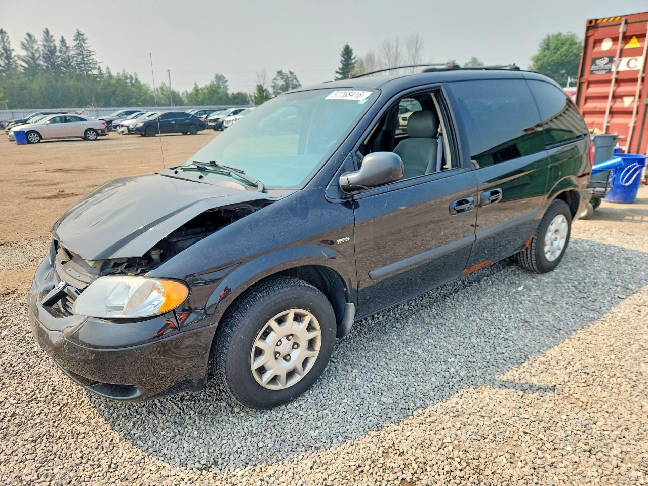 2005 Dodge Caravan SE, VIN 1D4GP25R35B412974 — Front end