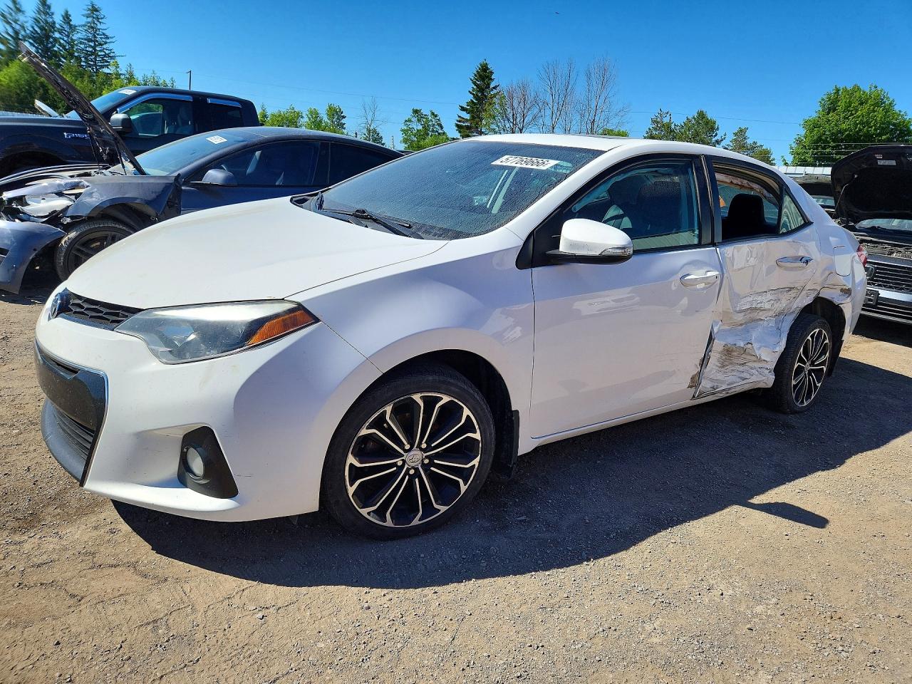 2016 Toyota Corolla LE, VIN 2T1BURHE0GC488528 — Side