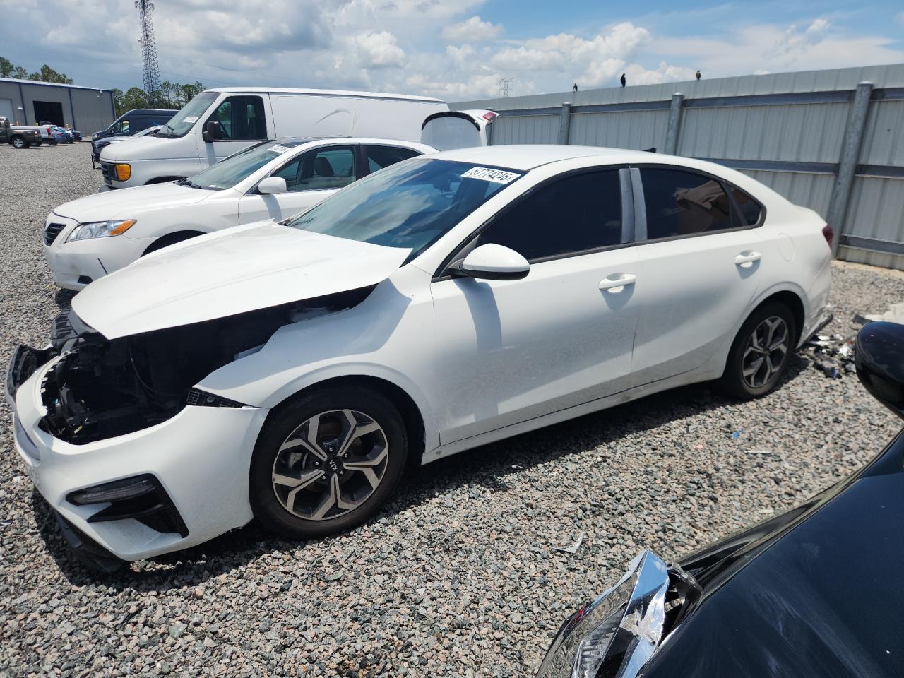 2021 Kia Forte LXS, VIN 3KPF24AD7ME313976 — Front end