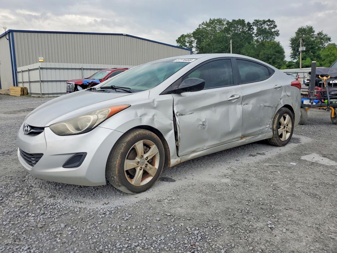 2011 Hyundai Elantra Limited, VIN KMHDH4AE8BU112712 — Side