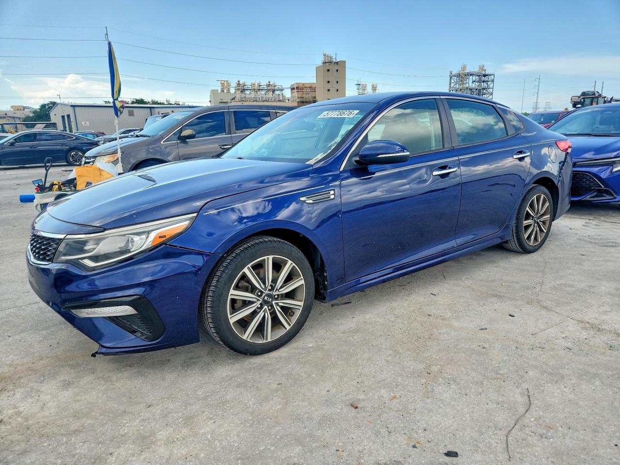 2019 Kia Optima S, VIN 5XXGT4L30KG347543 — Front end