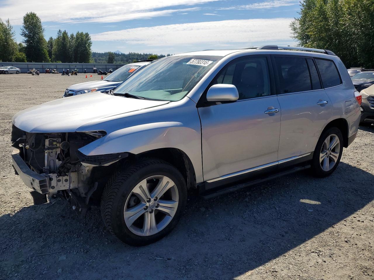 2013 Toyota Highlander Limited, VIN 5TDDK3EH6DS185055 — Front end