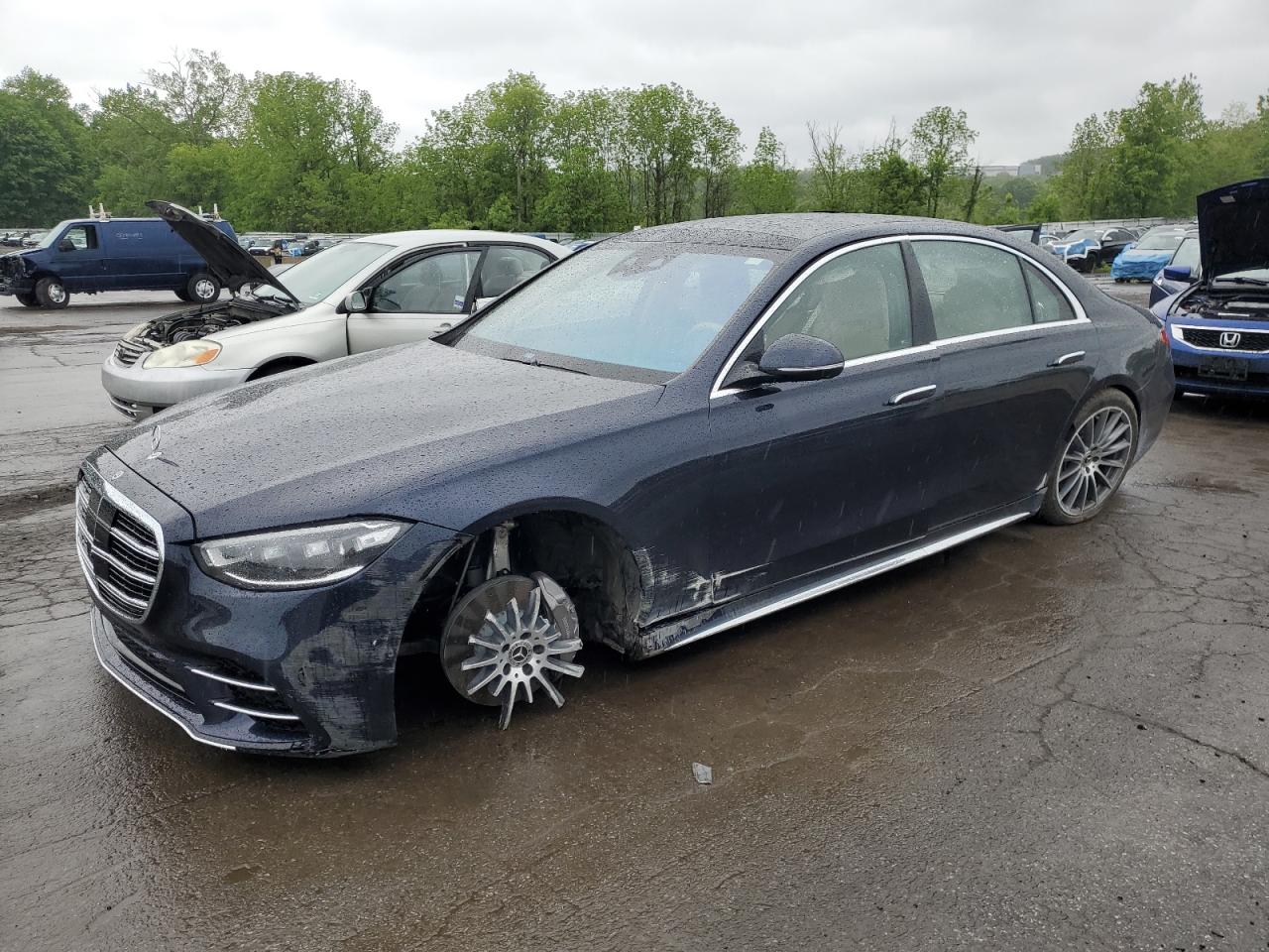 2024 Mercedes-Benz S 580, VIN W1K6G7GB9RA285171 — Front end