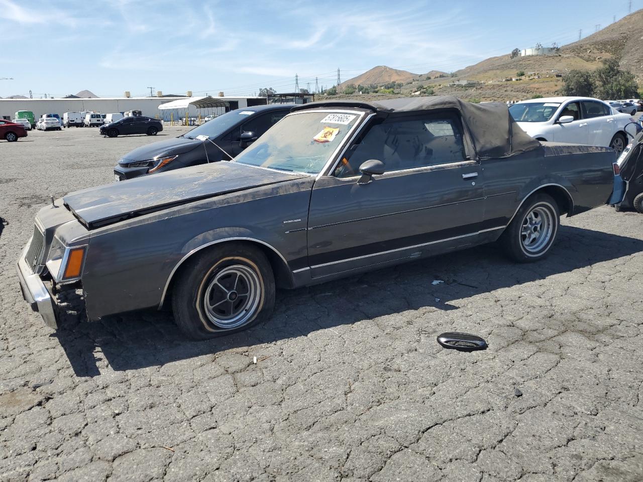 1981 Buick Regal Limited, VIN 1G4AM47AXBZ135334 — Front end