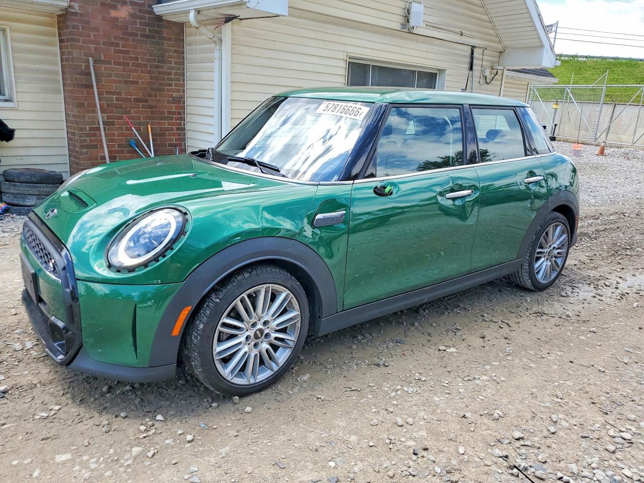 2023 MINI Hardtop 4 Door Cooper S, VIN WMW53DK08P2T36492 — Side