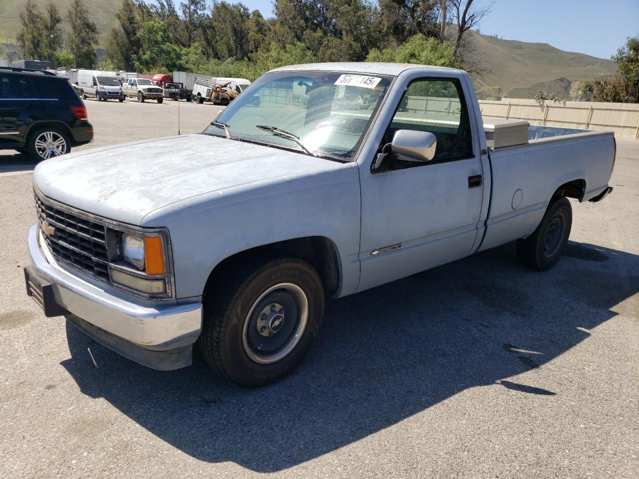 1992 Chevrolet Silverado 2500, VIN 1GCFC24H8NE195787 — Minor dents and scratches