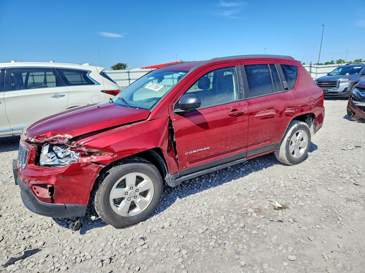 2013 Jeep Compass Latitude, VIN 1C4NJCEAXDD187705 — Front end