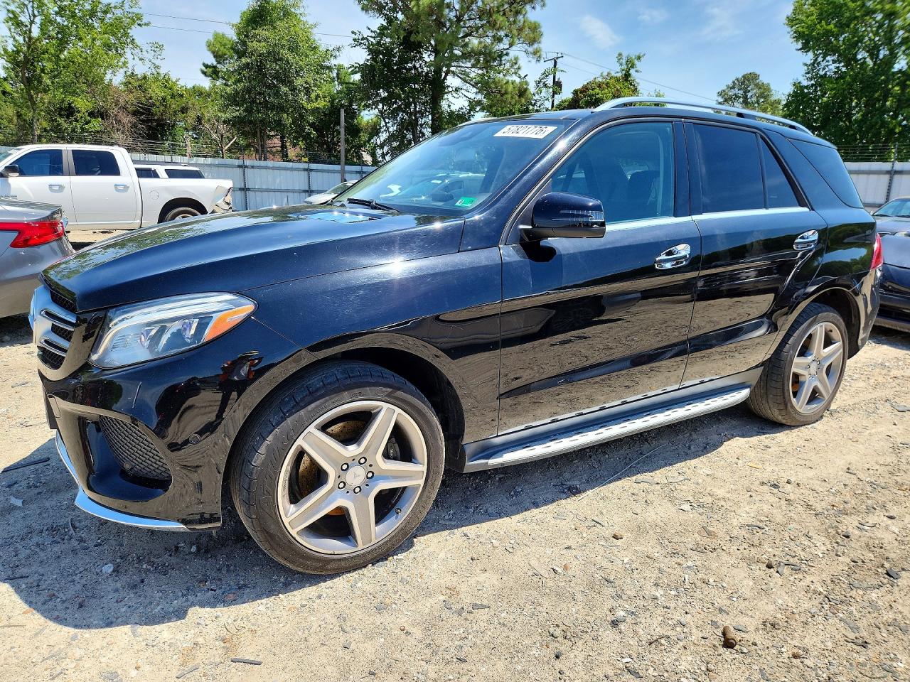2016 Mercedes-Benz GLE 400, VIN 4JGDA5GB9GA658581 — Front end