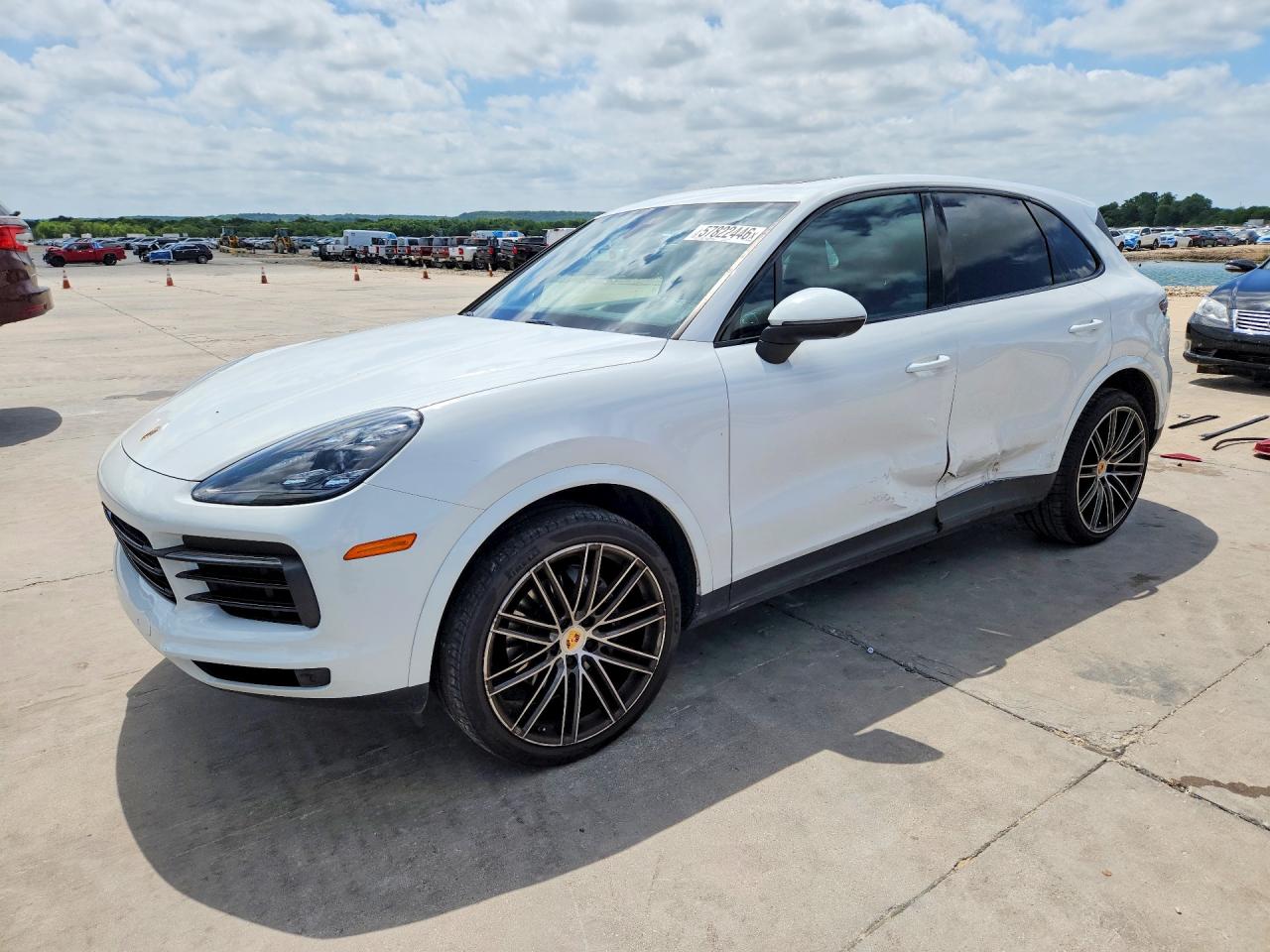2020 Porsche Cayenne, VIN WP1AA2AY3LDA05030 — Бок