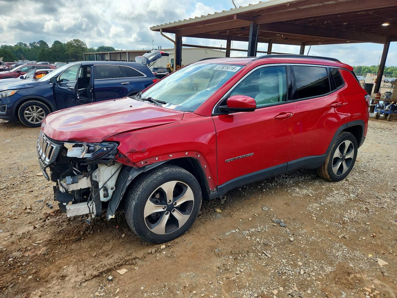 2018 Jeep Compass Latitude, VIN 3C4NJDBB0JT108163 — Front end