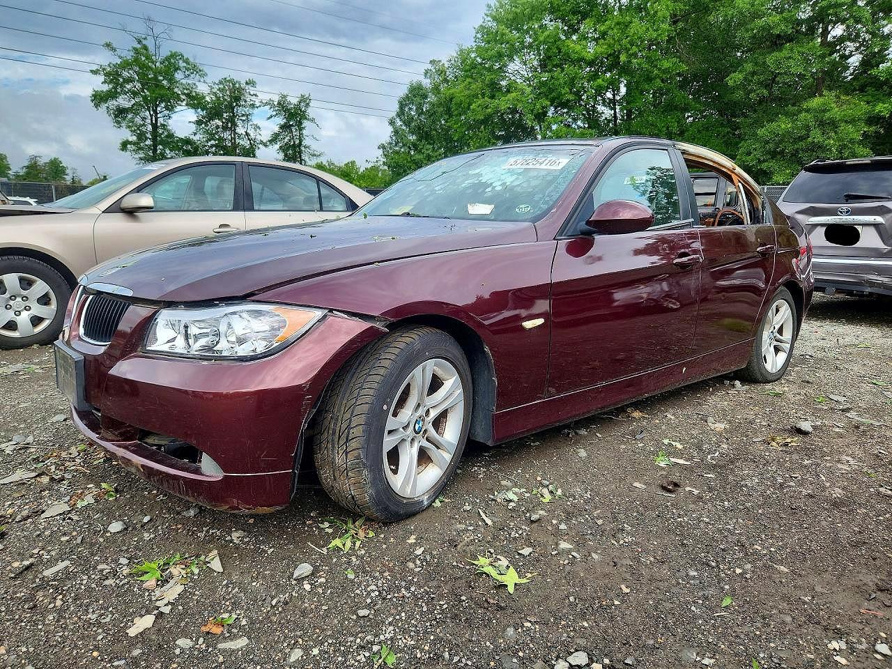2008 BMW 3 Series 328i, VIN WBAVA37598NL52690 — Пожар в салоне