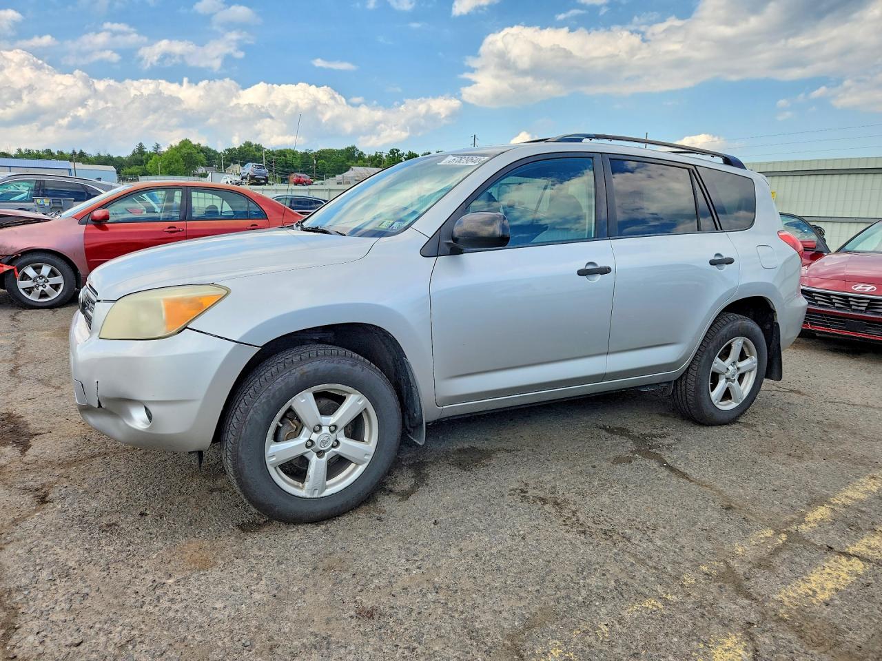 2007 Toyota RAV4, VIN JTMBK35V275026881 — Rear end