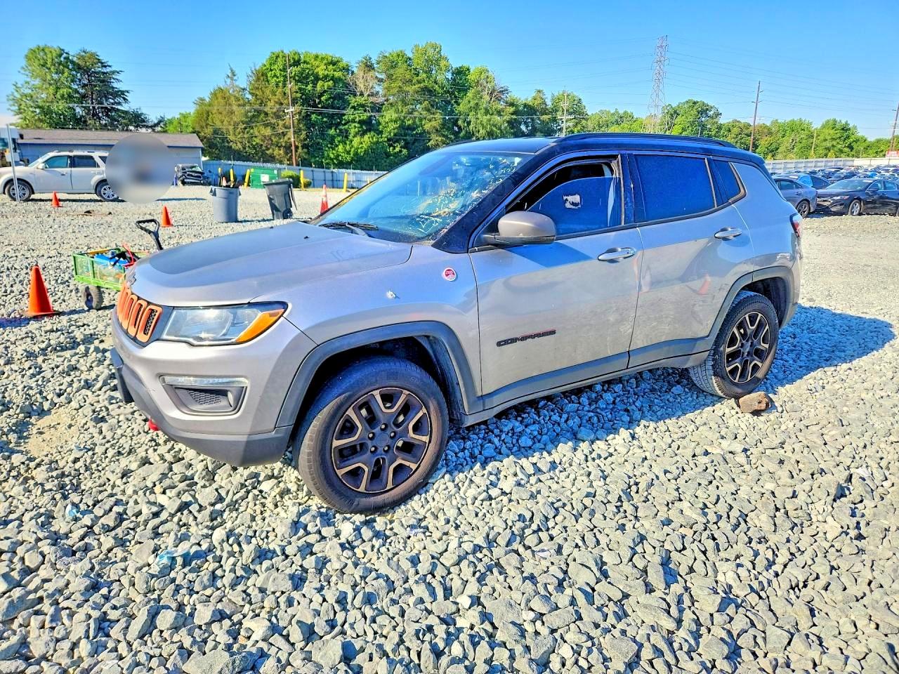 2020 Jeep Compass Trailhawk, VIN 3C4NJDDB9LT221397 — Side