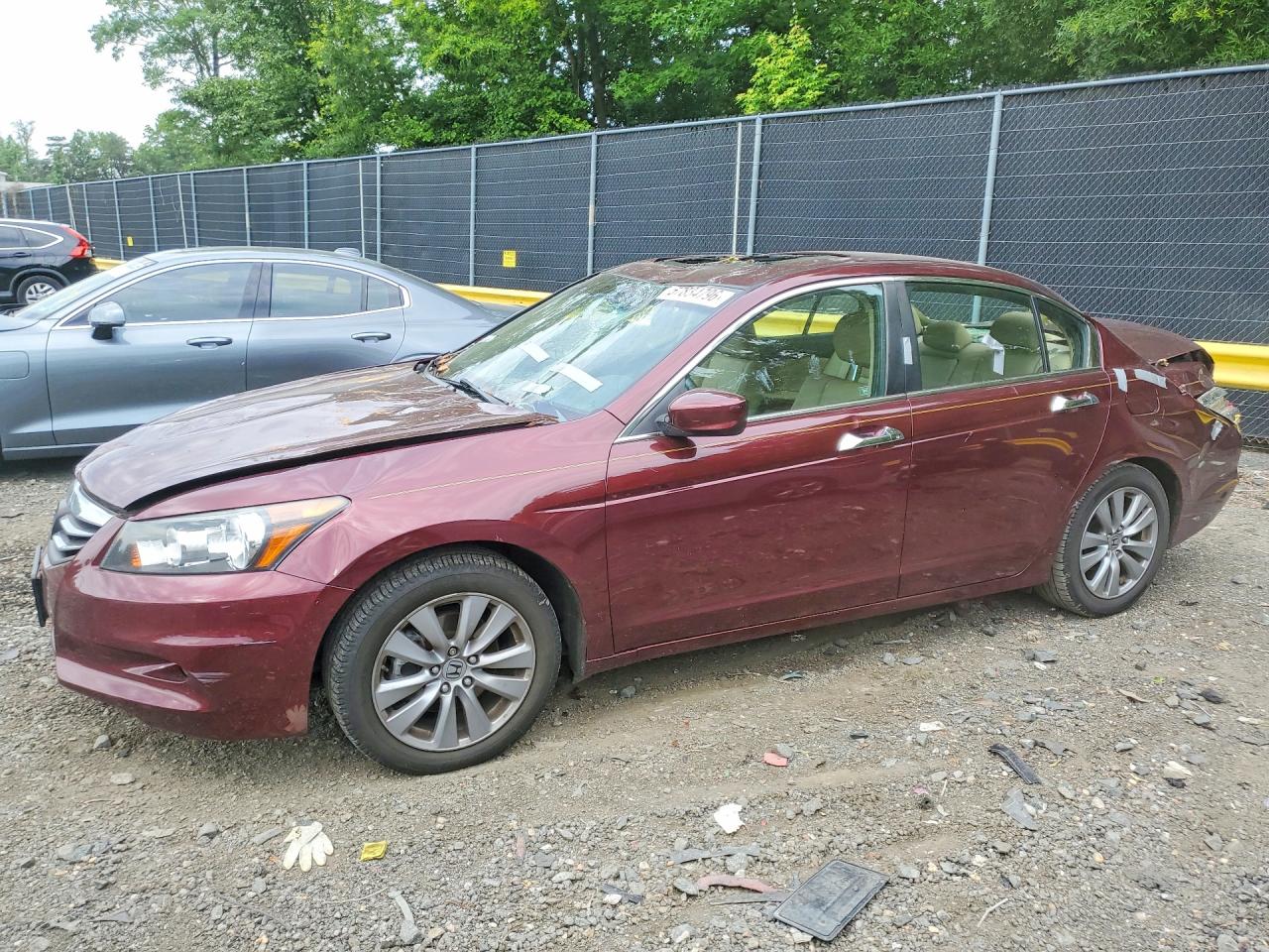 2012 Honda Accord EX-L, VIN 1HGCP3F83CA013784 — Roof