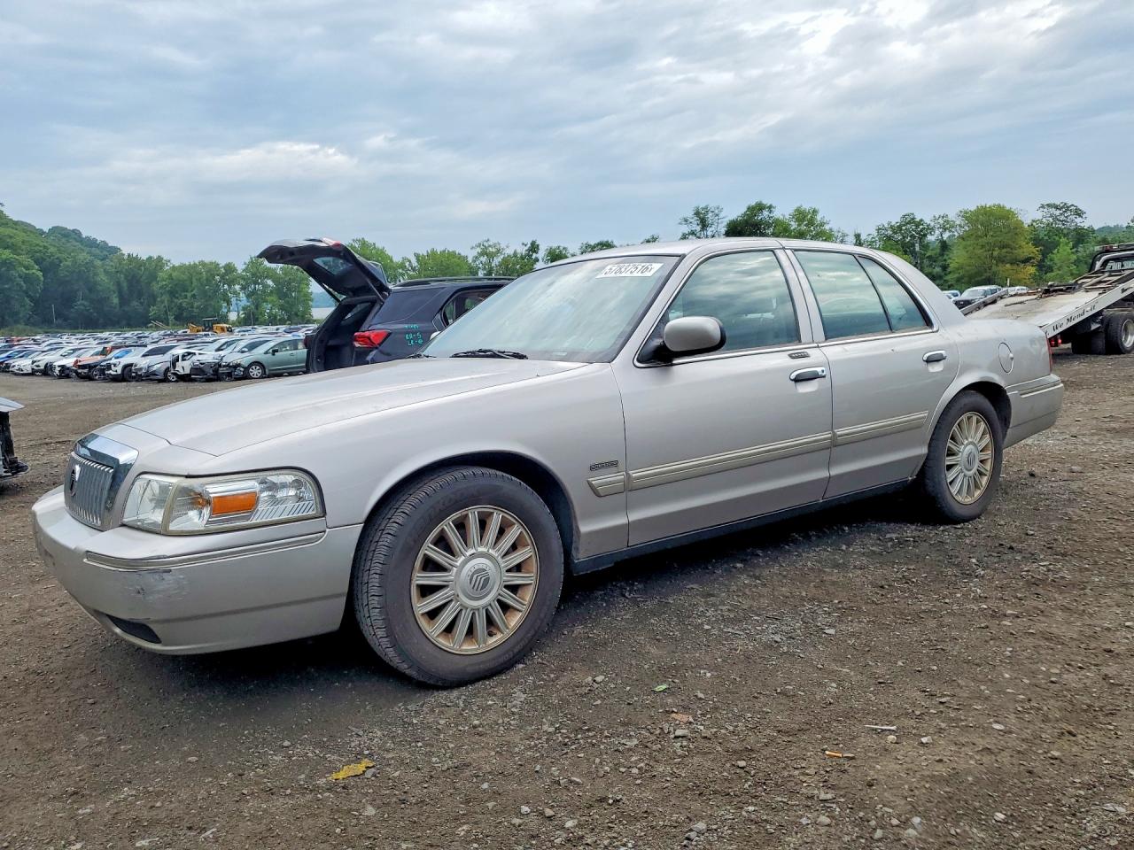 2009 Mercury Grand Marquis LS, VIN 2MEHM75V89X630740 — Мелкие вмятины и царапины