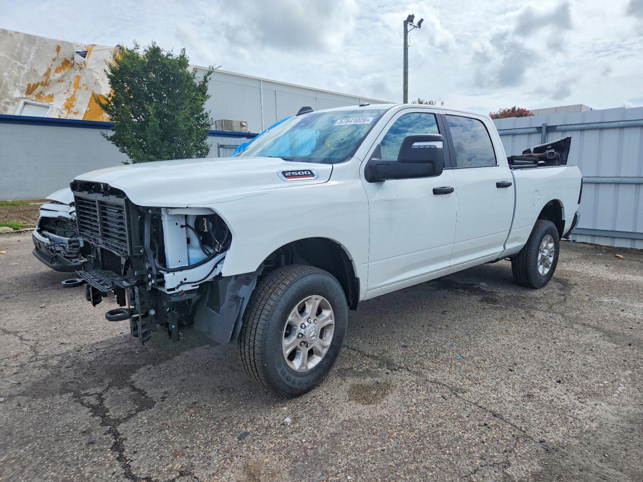 2026 Ram 2500 Big Horn, VIN 3C6UR5DJ3TG262061 — Бок