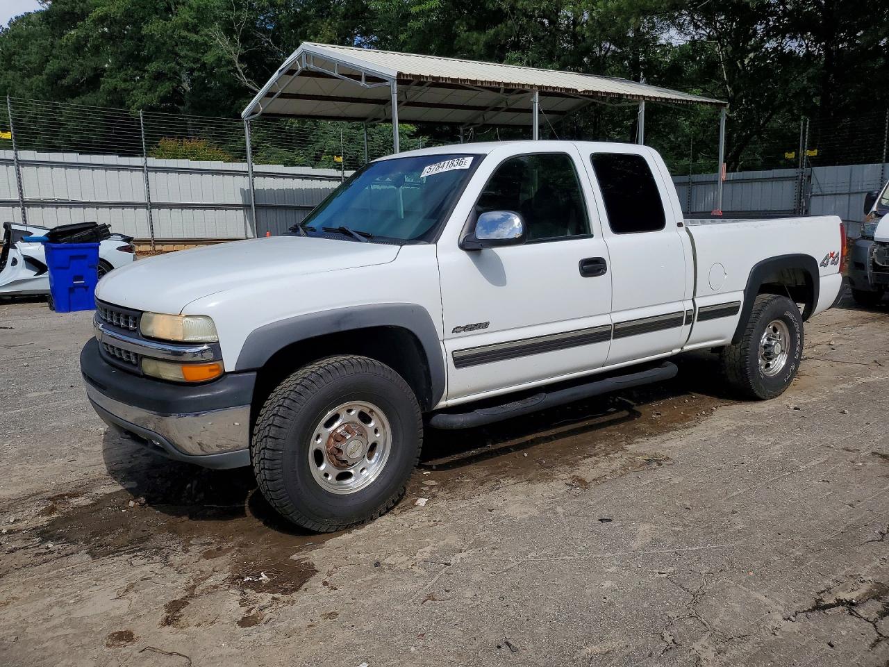 2000 Chevrolet Silverado 2500 LS, VIN 1GCGK29U2YE304102 — Side