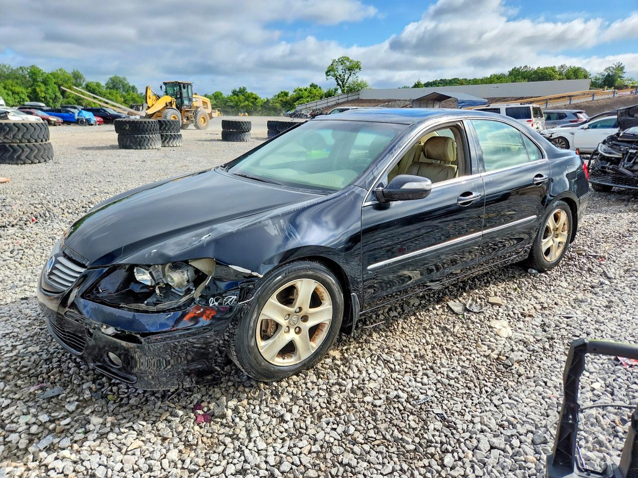 2008 Acura RL, VIN JH4KB16528C002143 — Перед