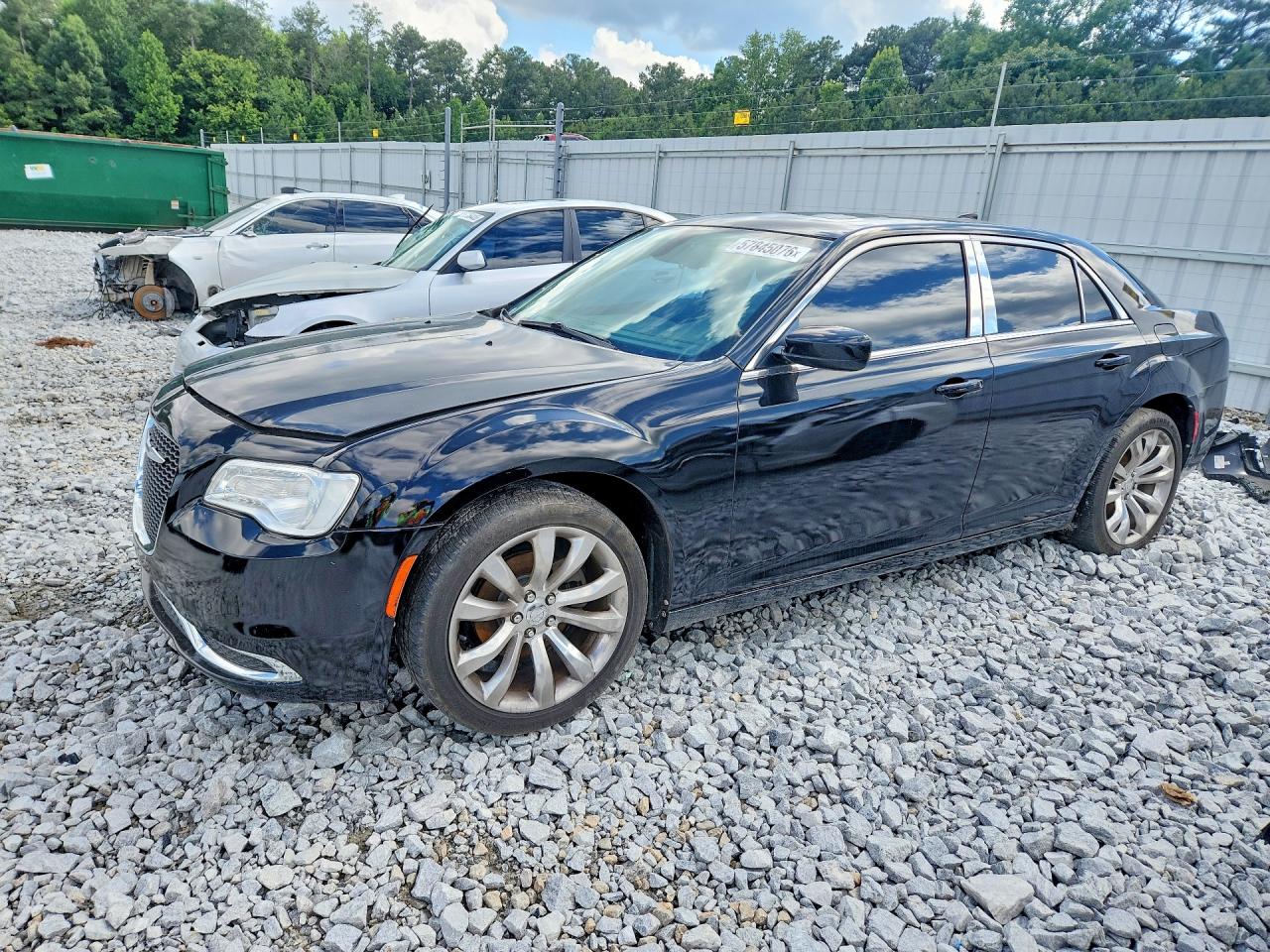 2016 Chrysler 300 Anniversary Edition, VIN 2C3CCAAGXGH313993 — Rear end