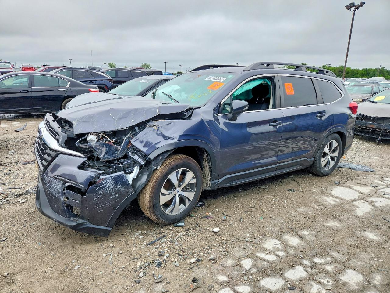 2023 Subaru Ascent Premium, VIN 4S4WMAED3P3438886 — Перед