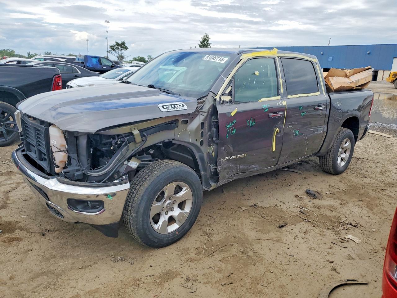 2020 Ram 1500 Big Horn, VIN 1C6SRFFTXLN175910 — Front end