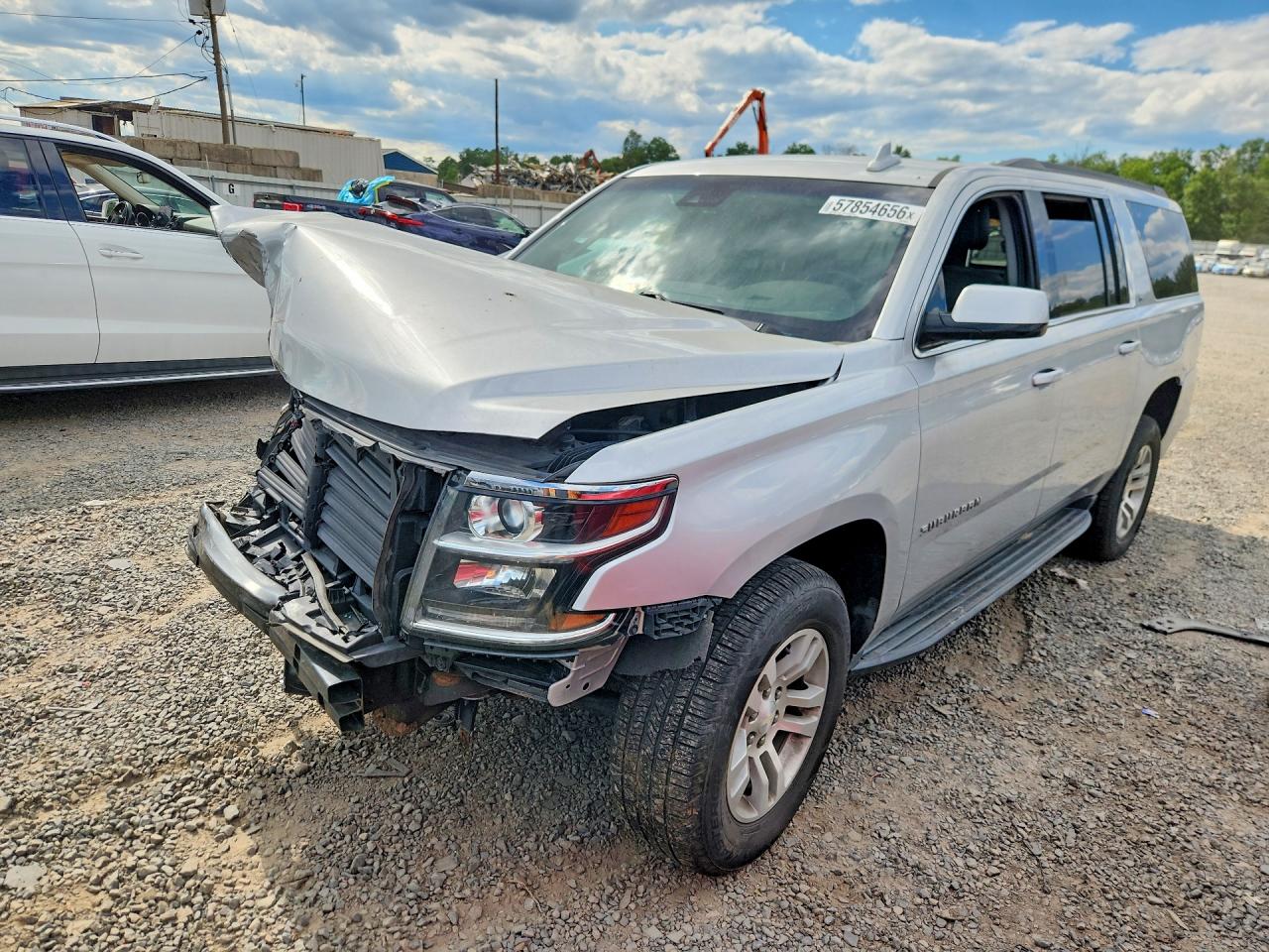 2019 Chevrolet Suburban LT, VIN 1GNSKHKC2KR380392 — Front end