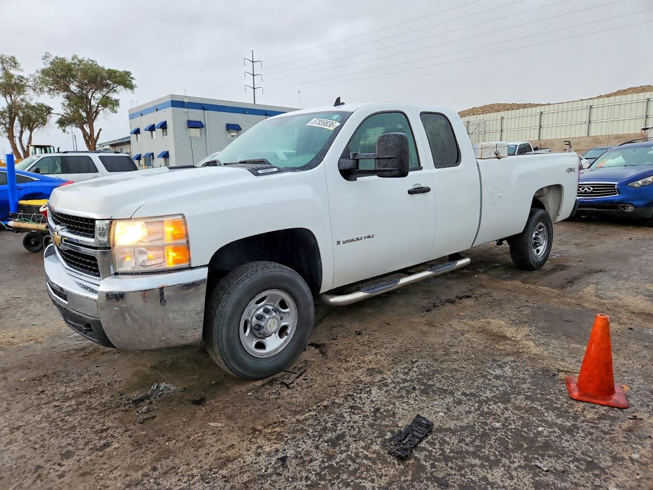 2009 Chevrolet Silverado 2500HD Work Truck, VIN 1GCHK49KX9E102026 — Side